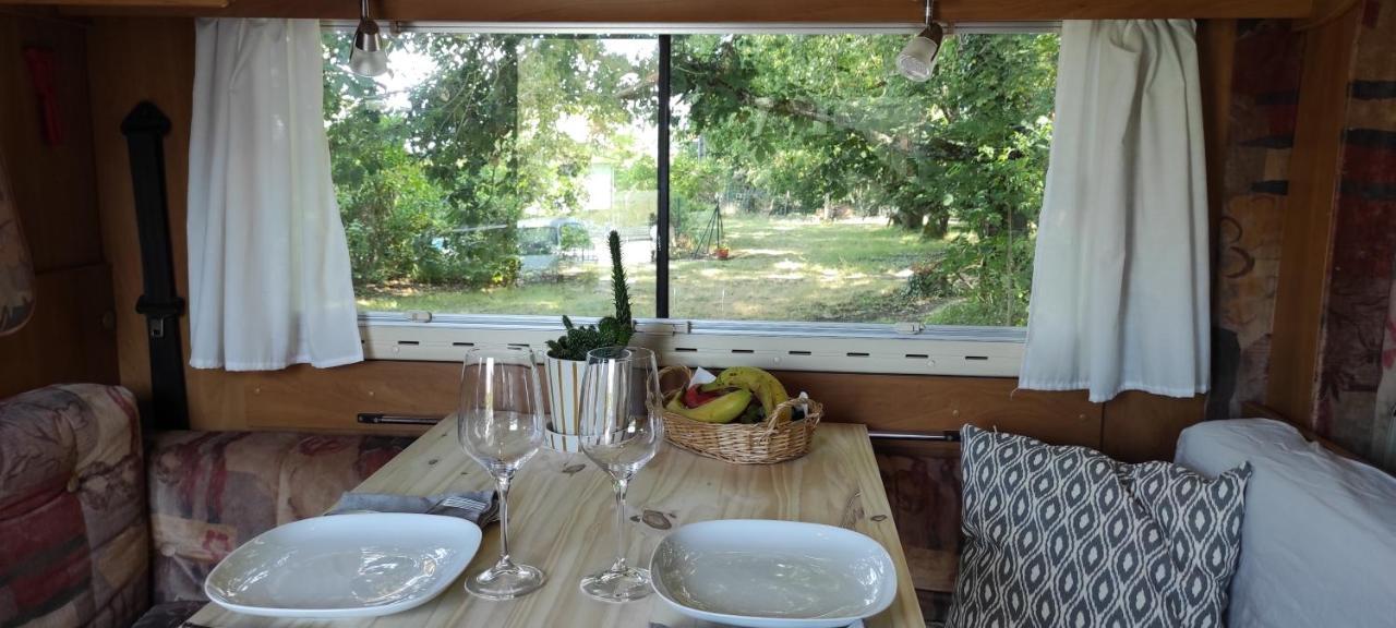 Charmant Camping-Car A La Campagne Labessiere-Candeil Bagian luar foto
