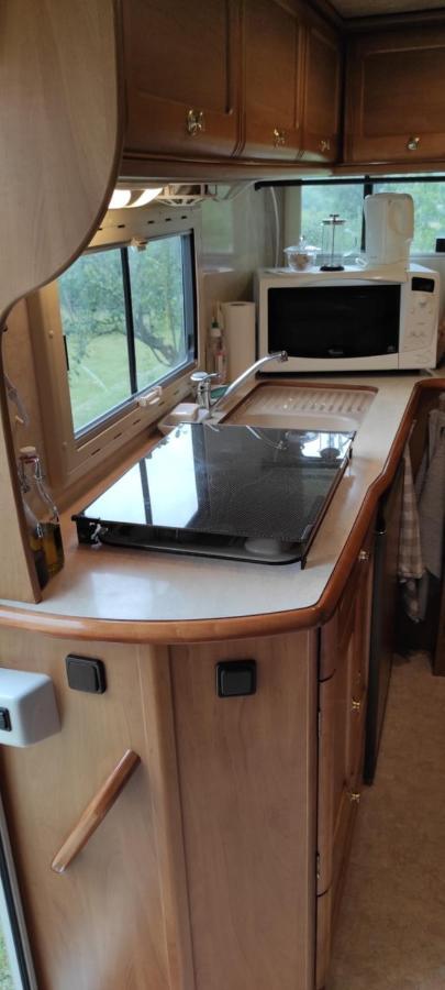 Charmant Camping-Car A La Campagne Labessiere-Candeil Bagian luar foto