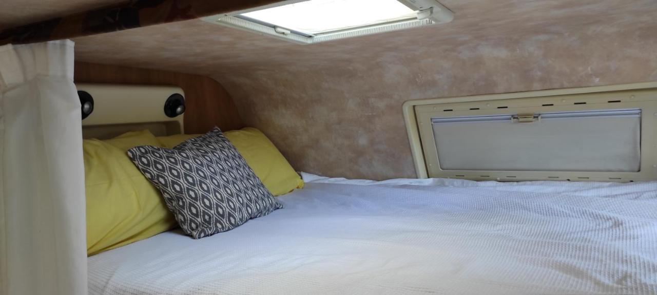Charmant Camping-Car A La Campagne Labessiere-Candeil Bagian luar foto